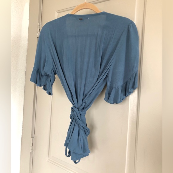 🌷O’Neill Summer Peplum Wrap Top Super Cute - Picture 5 of 8